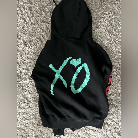 The Weekend Xo World Tour Sweater - Picture 2 of 2